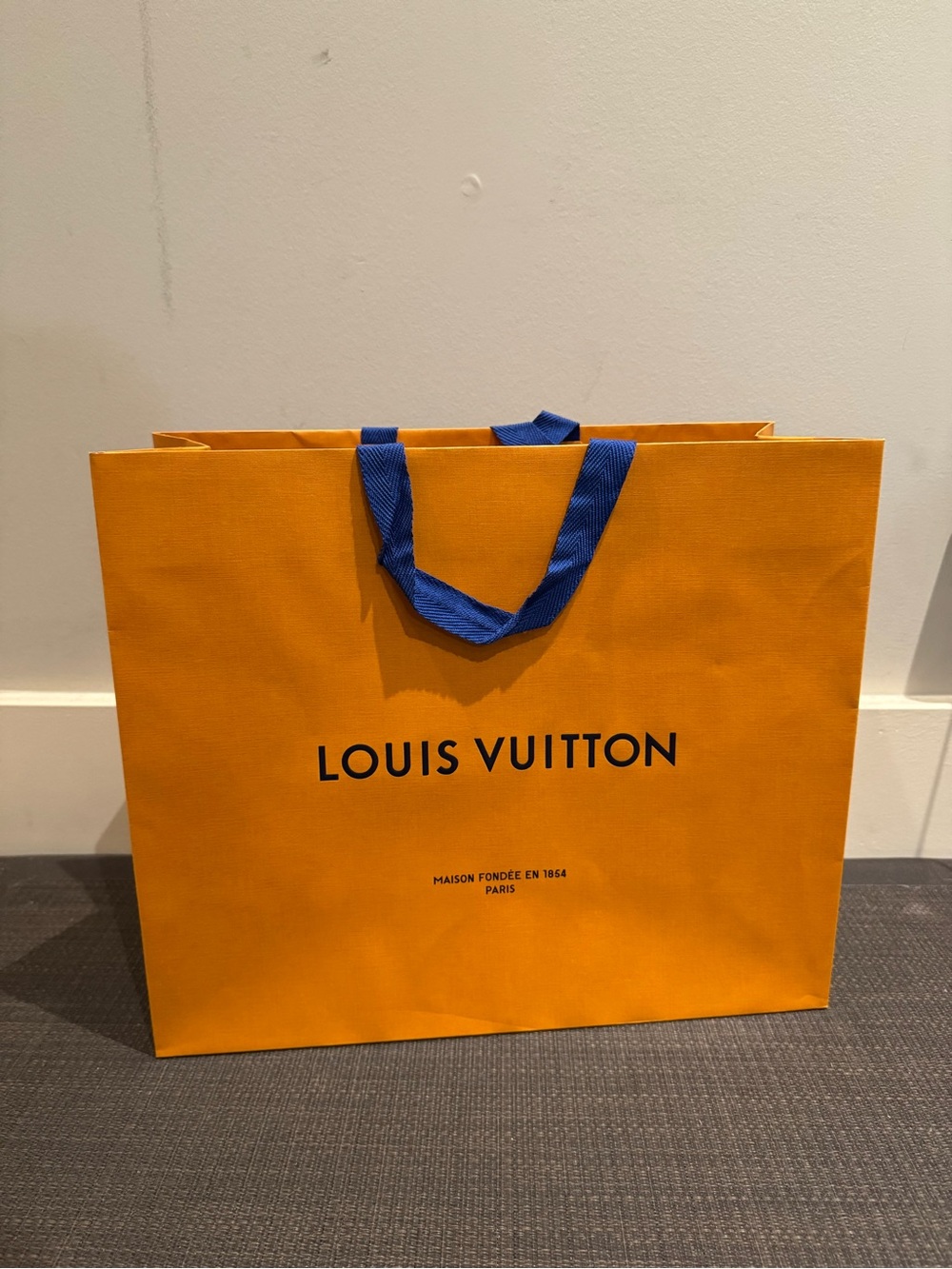 Louis Vuitton paper shopping bag
